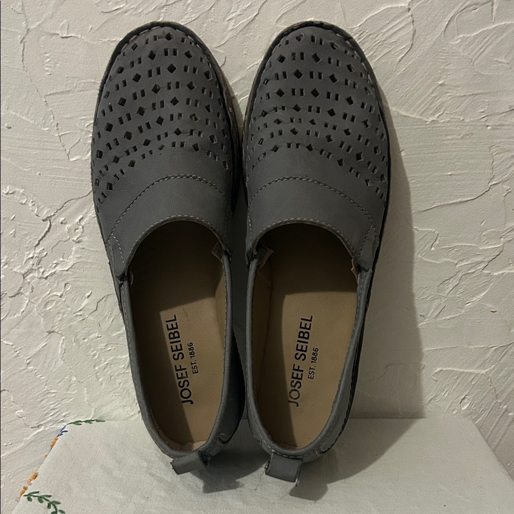 Josef Seibel Women's Jeans Leather Loafers
Size 39 
US Size 8.5